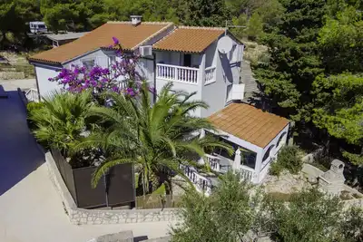 Image de Villa Klara 50 metara od plaĹľe, uvala Osibova, Milna, BraÄŤ, Dalmacija
