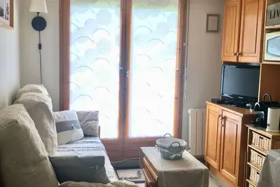 Image de Appartement chaleureux avec balcon et accès direct aux pistes