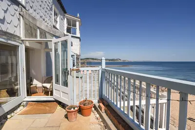 Image de Bell Cliff House, pet friendly, with a garden in Lyme Regis