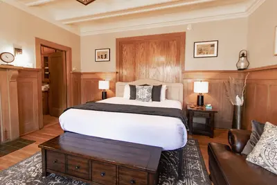Image de Jay Cooke Suite w/ Shared Patio & Sauna