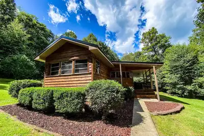 Image de A Perfect Hideaway | 2br 1ba Hot Tub, Fireplace