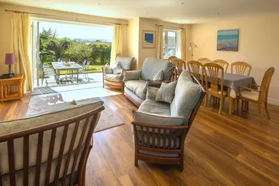 Image de Bay Reach, spacious 4 bed home short walk to Yaverland beach, great for families
