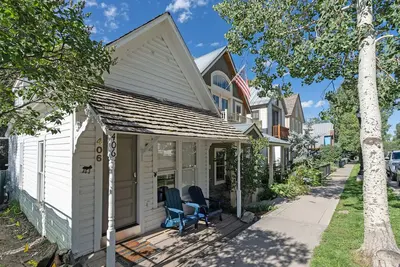 Image de Cozy Downtown Cottage by the Gondola!