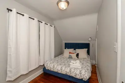 Image de Modern & Cozy 2br Home – Elevate Your Stay!