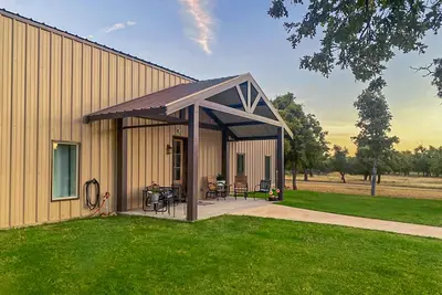 Image de Expansive getaway near downtown with fast WiFi, Wii, grill & W/D