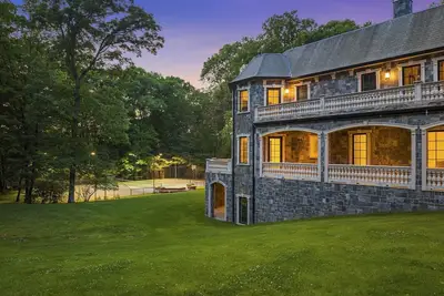 Image de The estate is like a private resort with state of the art security
