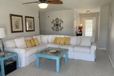 Image de No Steps~Cozy & Clean~3 Bedrooms 2 Baths Home