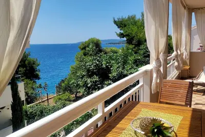 Image de Appartement de vacances Okrug Gornji pour 2 - 6 personnes avec 2 chambres à coucher - Maison jumelée