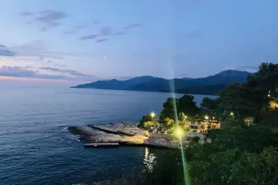 Image de Convenient, close to the sea and a hundred cities
