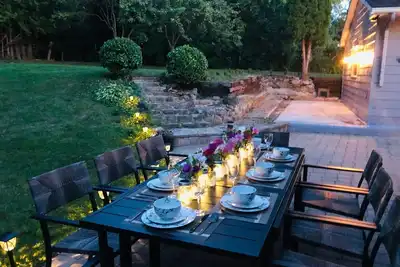 Image de Elegant & Cozy English Villa with beautiful fenced backyard