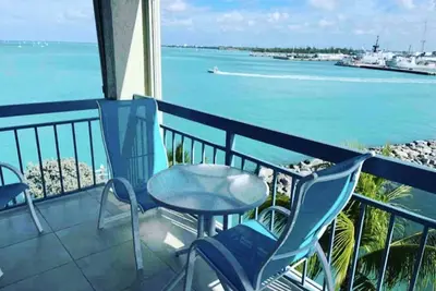 Image de Seaport Skyline-Beach-Pool-King-Bbq-Hot Tub-Rooftop views!