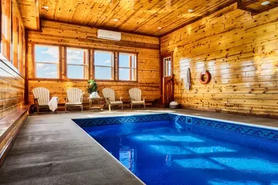 Image de Stunning View | Indoor Pool | Sleeps 24 | Hot tub