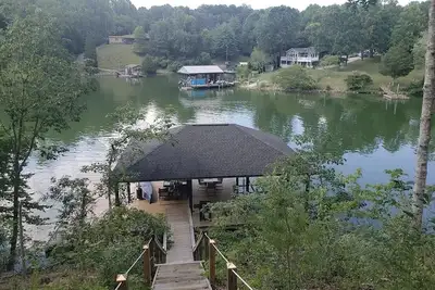 Image de Lakefront Fun! Cabin With Huge Dock on the Lake, Pet Friendly, No cleaning fee!