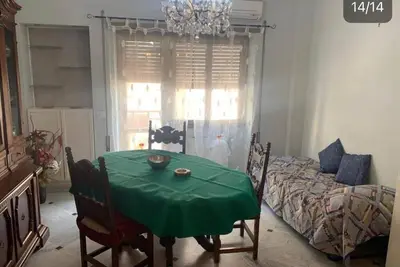 Image de Surrounded by greenery. Family-friendly apartment within walking distance of downtown