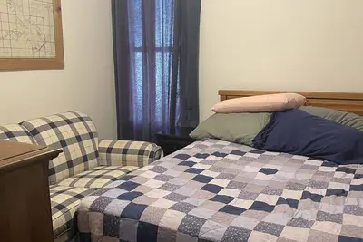 Image de Fun lake house with community pool and park. Lake view with easy boat access.