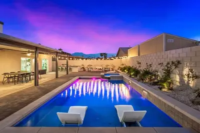 Image de Sunset Escape | Resort Pool + Spa