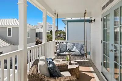 Image de Steps to Rosemary Beach, Pool, Patio w/ Firepit | The Salty Perch by AvantStay