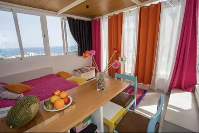 Image de Sunny roof apartment with sea view - 2 minutes from the beach