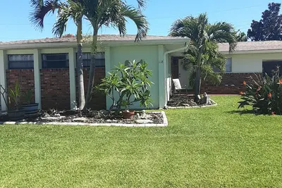 Image de Cozy beach home within walking distance to the beach