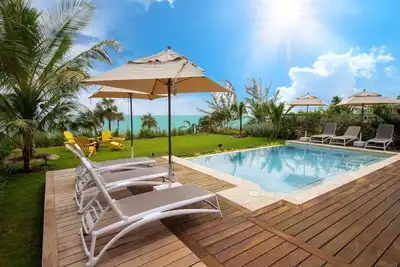 Image de New Luxury Beachfront Villa w/Private Htd Pool