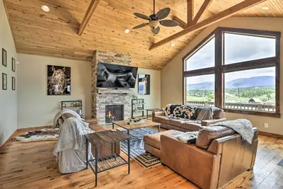 Image de Game Room & Hot Tub: Luxe Grand Lake Retreat!