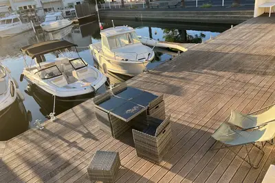 Image de magnifique Marina avec sont appontement de 3x12 mètres