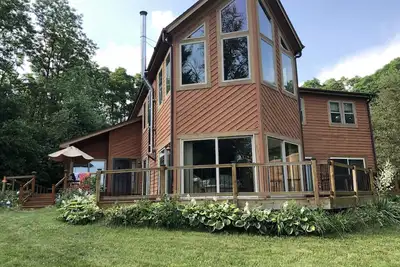 Image de Beautiful home on 15 acres