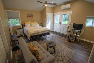 Image de Modern Studio Apt - 10 min to Narragansett Beach/Uri