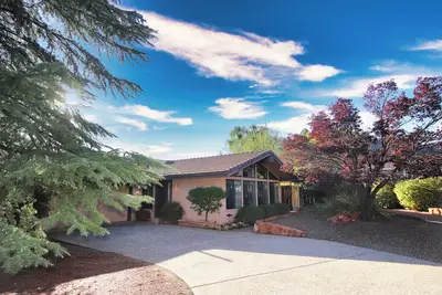 Image de Red Rock Retreat • Golf • Hiking & Biking Trails • Views • Dining Voc •Adventure