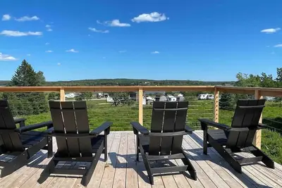 Image de Bright, Modern Vacation Home w\/ Water Views!