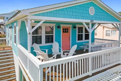 Image de Cheerful 3br/2ba - just steps to the beach!