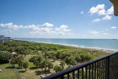 Image de Beautiful Oceanview Condo with Wrap Around Balcony