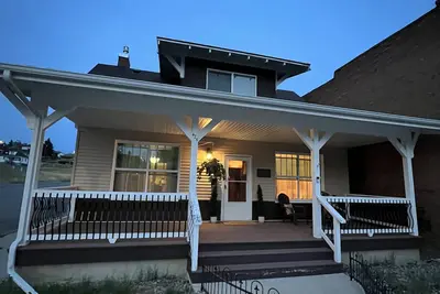 Image de Beautiful Craftsman home in uptown Butte