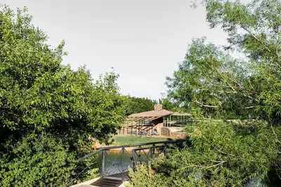 Image de Cozy family home minutes from Ou