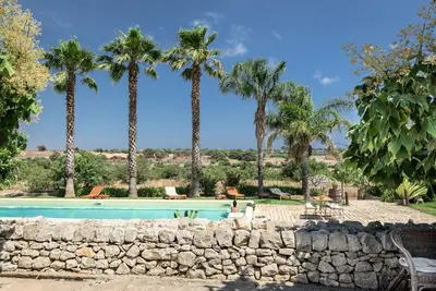 Image de Agave - Farmhouse \"Residences of the Valentine\"