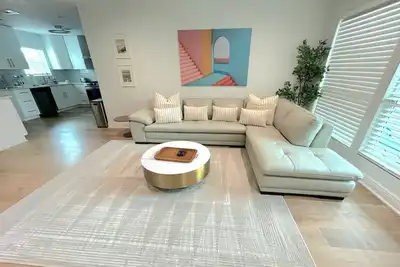 Image de Culdesac Heights Cottage with Enclosed Parking