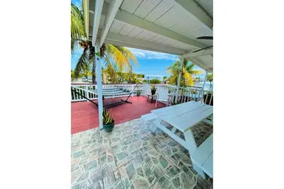 Image de Adorable 3 bedroom home with oceanview