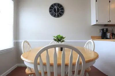 Image de Cozy 2-Bedroom Townhome Close to Everything