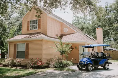 Image de Keri Cove - close to beach & downtown Ocean Springs! Includes golf cart! ! !