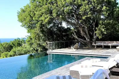 Image de 5-Bedroom Luxury Westmoreland Villa