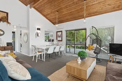 Image de The Family Bach – Cable Bay Holiday Home