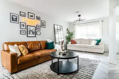 Image de Quiet&CozyHideNearDomain, HotTub, Bbq, FirePit, Patio, Desk🌟