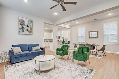 Image de Modern townhouse 3Beds 3. 5Bath Upper Heights Pet Friendly