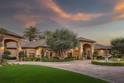 Image de Perfect Summer Vacation Family Villa in California. Located close to highway 99