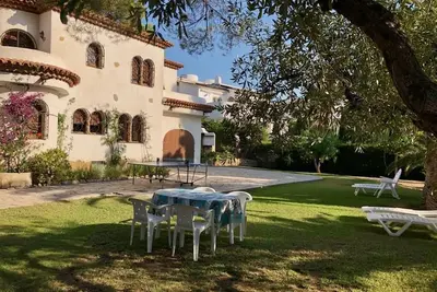 Image de 1 minute to the beach! Family-sized Garden and Bbq