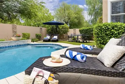 Image de 7min to Tpc, 3 Kings & Kids Bunkbed, Games, Heated Pool, Large Outdoor Space!