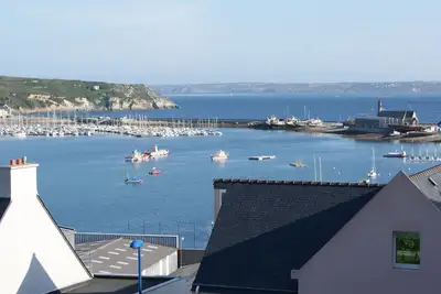 Image de Maison surplombant le port de Camaret, vue mer