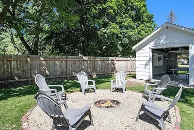 Image de Amazing Southshore Retreat * Game Room & Fire pit