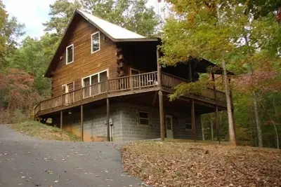 Image de Hillside Hideaway - log cabin in the woods