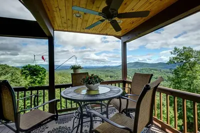Image de Longview - long range mountain views, gated community & paved roads!